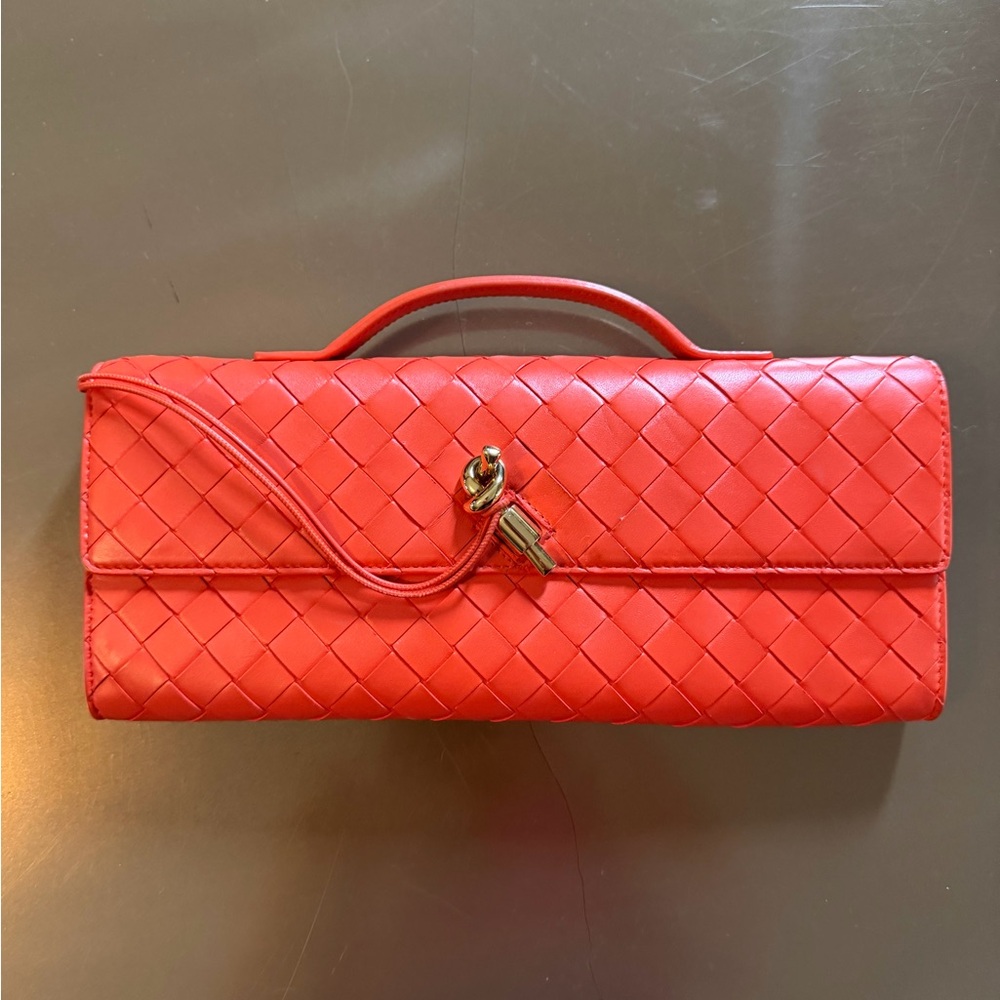 Bottega Veneta Andiamo Clutch